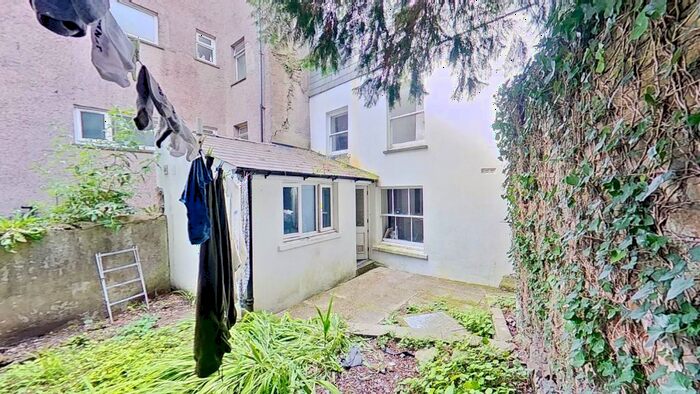 1 Bedroom Flat For Sale In City Road, Haverfordwest, SA61