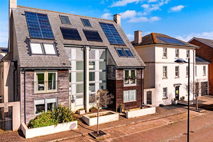 5 Bedroom House For Sale In Parkside, Upton, Northampton, Northamptonshire, NN5