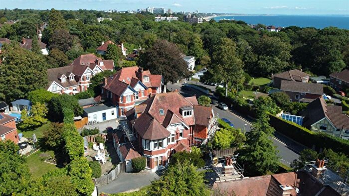 3 Bedroom Town House To Rent In Pinewood Road, Branksome Park, BH13