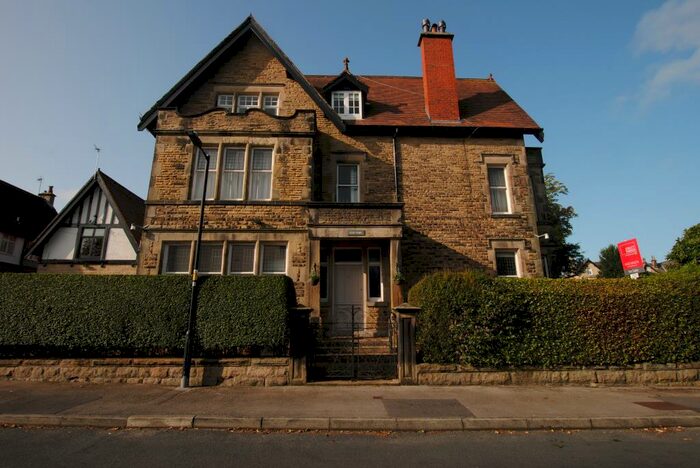 4 Bedroom Apartment To Rent In Stray Road, Apartment Elm Park, Harrogate, HG2