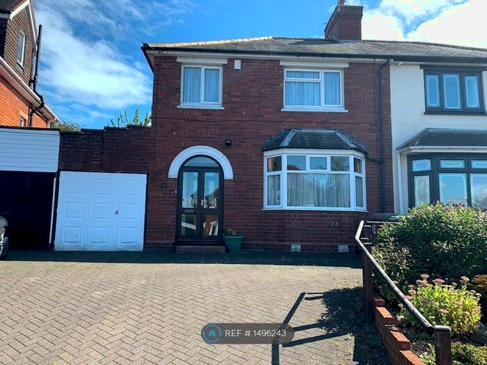 3 Bedroom Semi-Detached House To Rent In Daisybank Crescent, Walsall, WS5