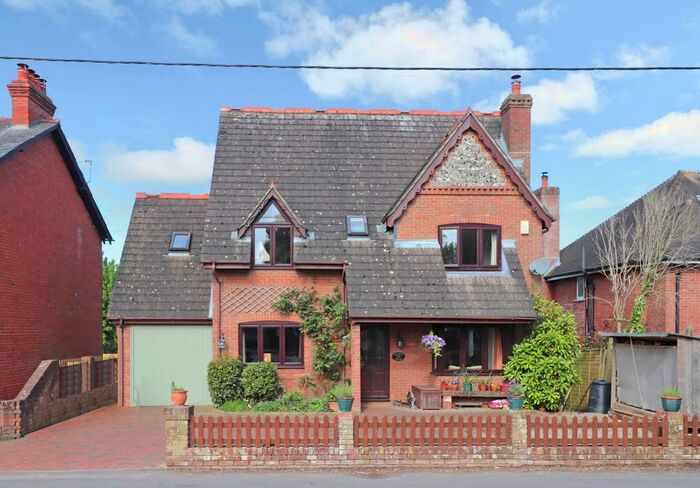 5 Bedroom Detached House For Sale In Upham Street, Upham, SO32