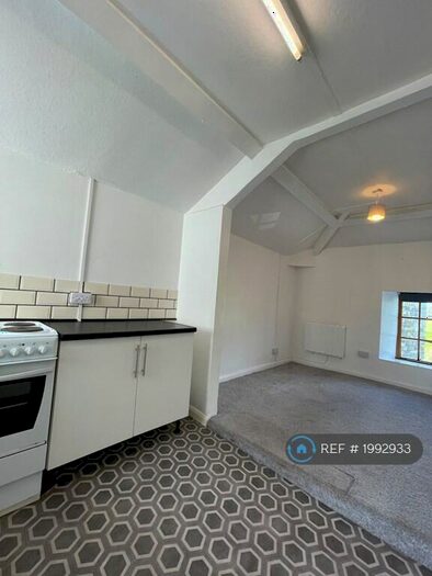 1 Bedroom Flat To Rent In Broad Street, Launceston, PL15