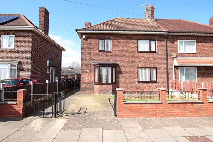 3 Bedroom Semi-Detached House For Sale In Woodstock Road, Balby, Doncaster, DN4