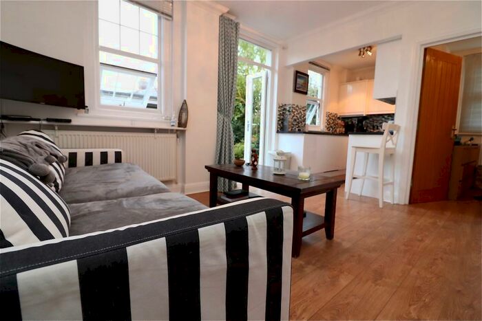 1 Bedroom Apartment To Rent In Old Court, Arbour Lane, Chelmsford, CM1