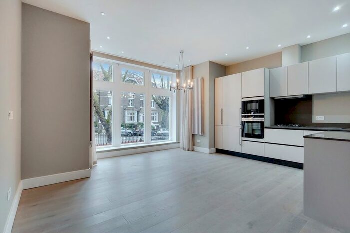 1 Bedroom Flat To Rent In Fitzjohns Avenue, Hampstead, NW3