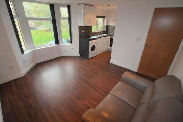 2 Bedroom Flat To Rent In Rhigos Gardens Cardiff, CF24