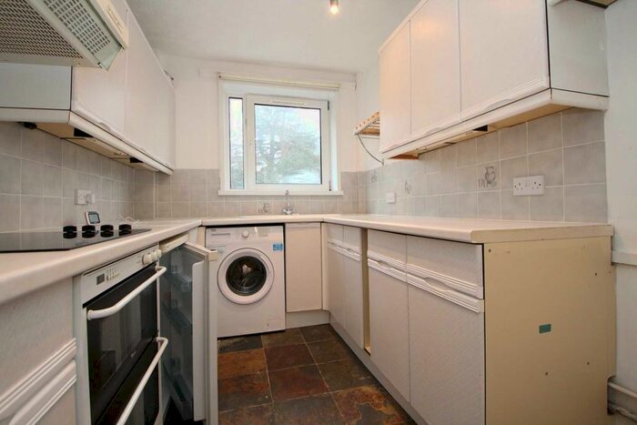 2 Bedroom Flat To Rent In The Cornfields, Hemel Hempstead, HP1