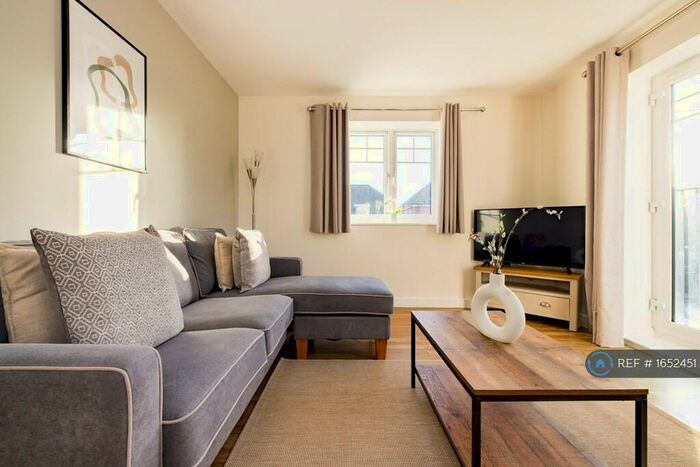 2 Bedroom Flat To Rent In Nursery View House, Morden, SM4