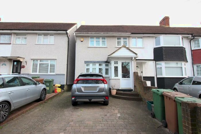 2 Bedroom End Of Terrace House To Rent In St. Philips Avenue, Worcester Park, Surrey, KT4
