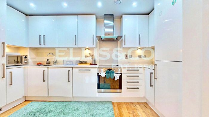 2 Bedroom Flat For Sale In High Road, Wembley, HA9