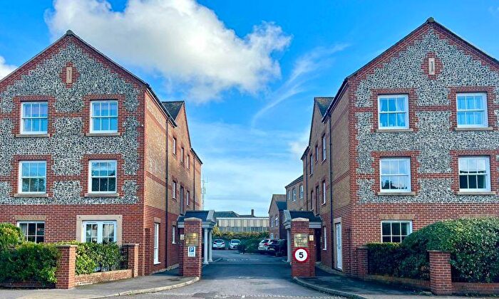 1 Bedroom Retirement Property For Sale In Stockbridge Road, Chichester, PO19