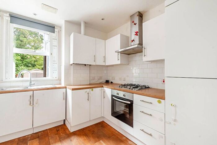 2 Bedroom Maisonette For Sale In Greenhill Road, Harrow, HA1