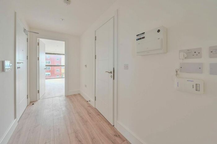 1 Bedroom Flat To Rent In Clements Lane, Ilford, IG1