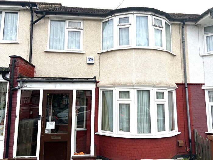 3 Bedroom Terraced House To Rent In Primrose Close, Harrow, HA2