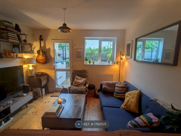 2 Bedroom Flat To Rent In Crowther Road, London, SE25