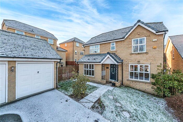 4 Bedroom Detached House For Sale In Tenterfields, Apperley Bridge, Bradford, BD10