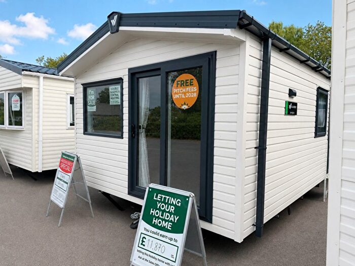 2 Bedroom Park Home For Sale In Carlton, Saxmundham, IP17