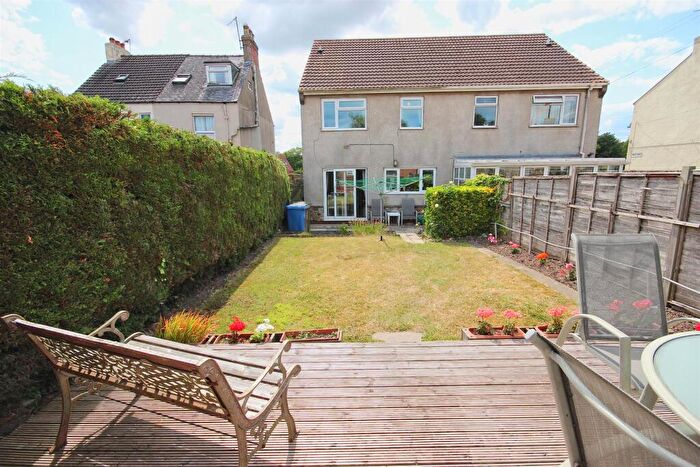 3 Bedroom Semi-Detached House For Sale In Mereside, Hornsea, HU18