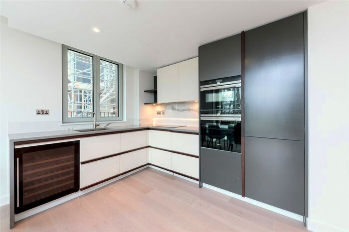 3 Bedroom Flat To Rent In Garrett Mansions, London, W2