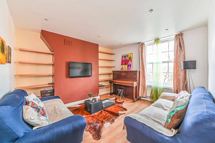 2 Bedroom Flat To Rent In Ascalon Street, Battersea, London, SW8
