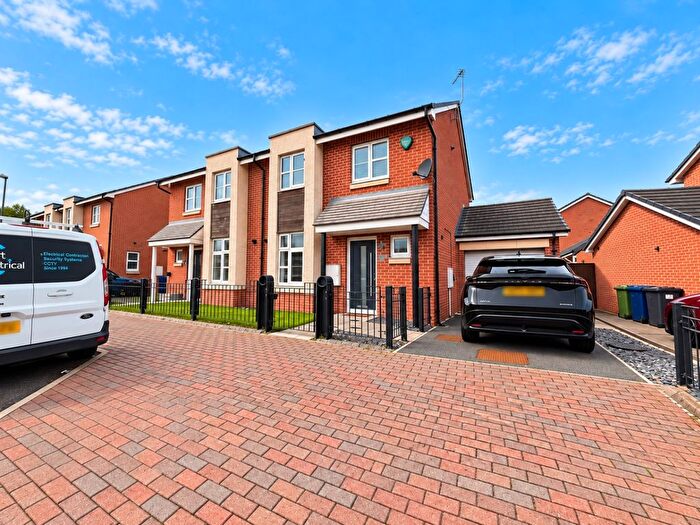 3 Bedroom Semi Detached House For Sale In Lynwood Way, South Shields, Tyne And Wear, NE34