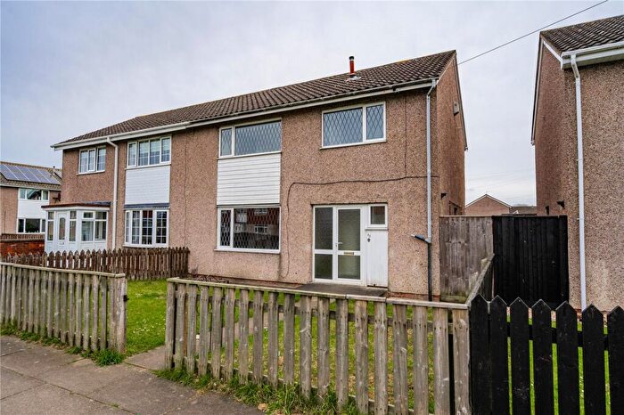 4 Bedroom Semi-Detached House For Sale In Cheshire Walk, Grimsby, Lincolnshire, DN37