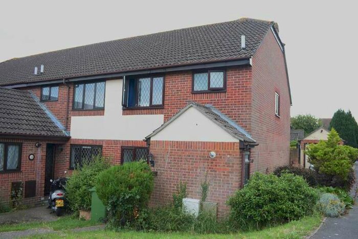 3 Bedroom End Of Terrace House To Rent In Broad Gardens, , Portsmouth, PO6