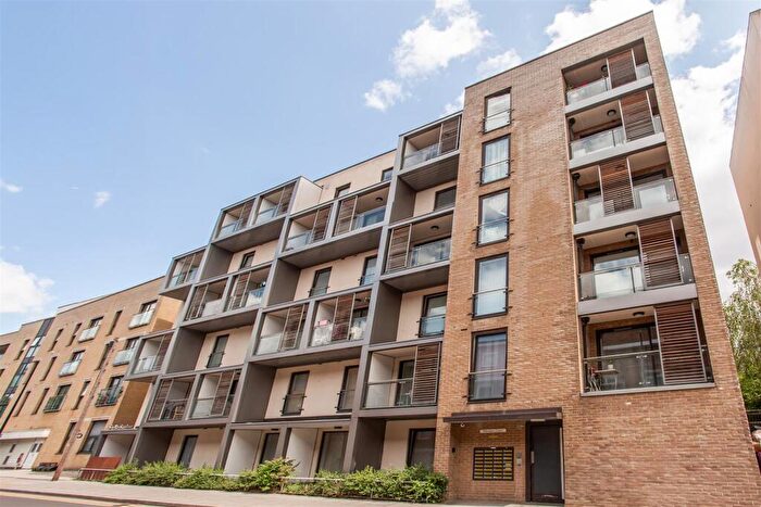 1 Bedroom Flat To Rent In Riemann Court, Mile End, E3