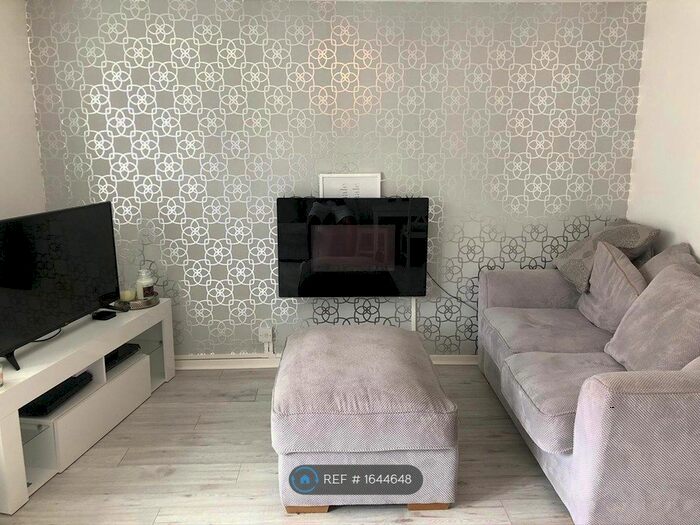 2 Bedroom Flat To Rent In Bisson Road, London, E15