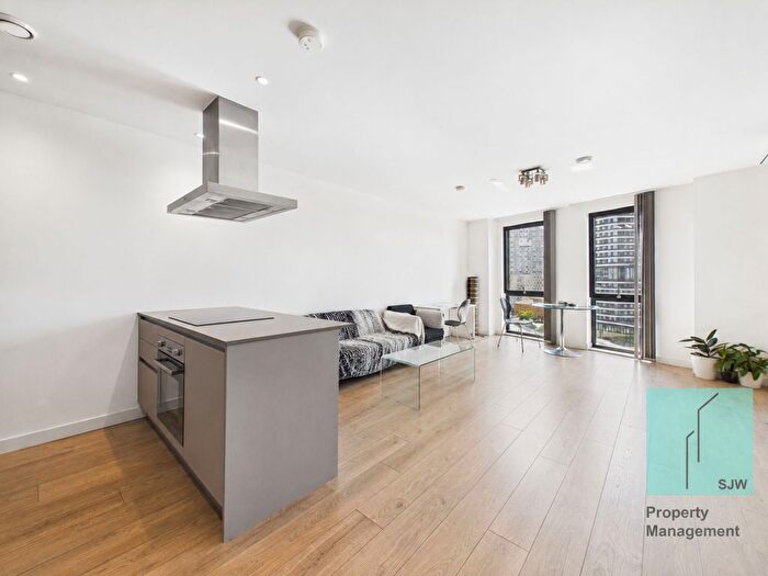 1 Bedroom Flat To Rent In Williamsburg Plaza, Roosevelt Tower, E14