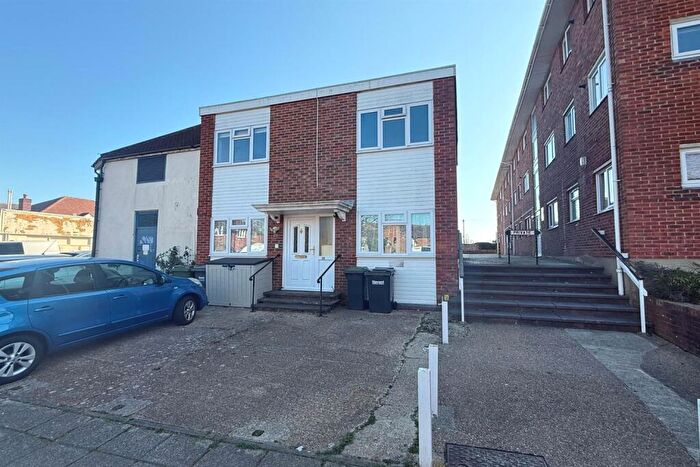 1 Bedroom Flat To Rent In South Street, Havant, PO9