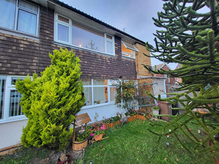 2 Bedroom Maisonette To Rent In Green Oaks, LU2