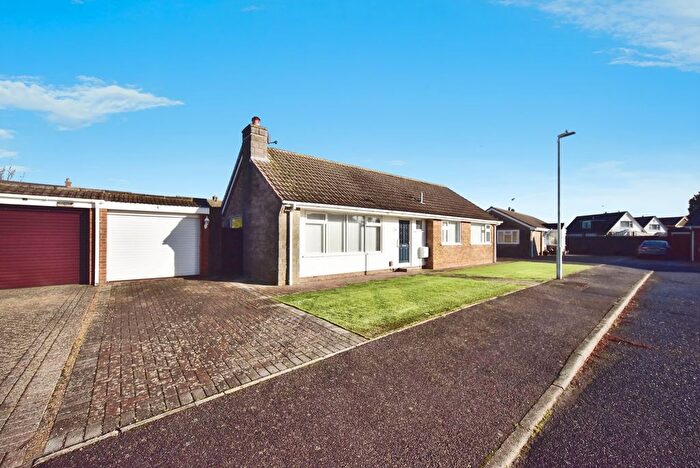3 Bedroom Bungalow For Sale In Napier Close, Sittingbourne, Kent, ME10