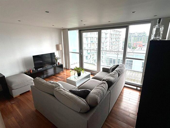 2 Bedroom Flat To Rent In The Edge, Salford, M3