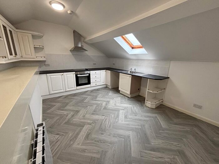 1 Bedroom Flat To Rent In Courtenay Road, Waterloo, L22