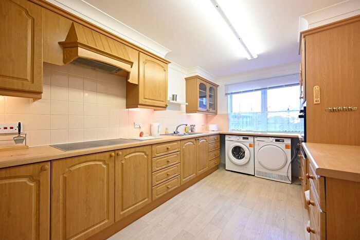 2 Bedroom Flat For Sale In Williamson Close, Ripon, HG4