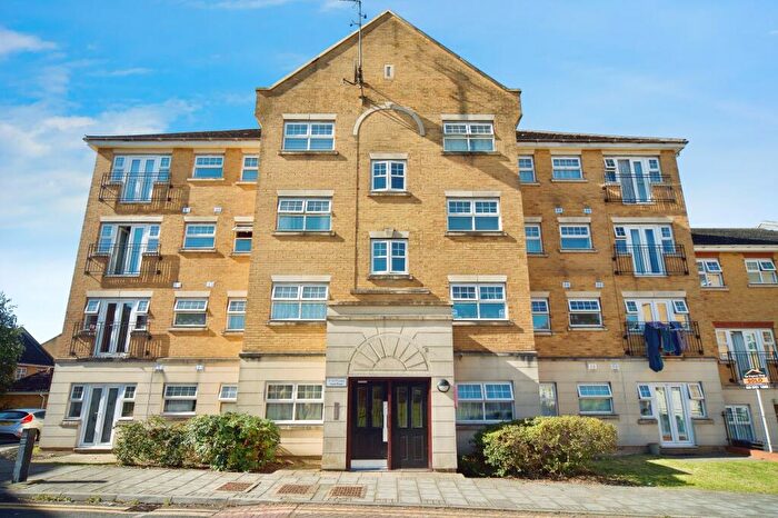 2 Bedroom Flat For Sale In Scott Road, Edgware, HA8