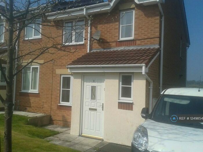 3 Bedroom Semi-Detached House To Rent In Spitfire Way, Stoke-On-Trent, ST6