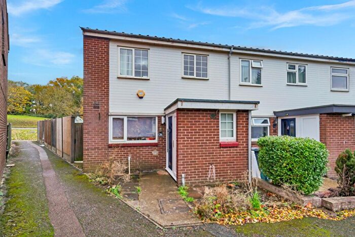 4 Bedroom End Of Terrace House For Sale In Sycamore Field, Harlow, CM19
