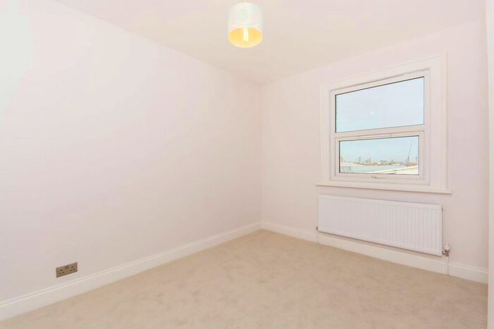2 Bedroom Flat To Rent In Peckham High Street, Peckham, London, SE15