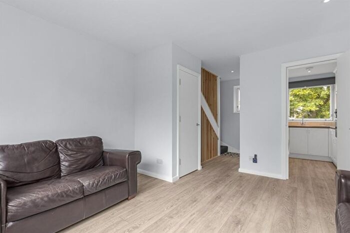 2 Bedroom End Of Terrace House To Rent In Murray Mews, NW1