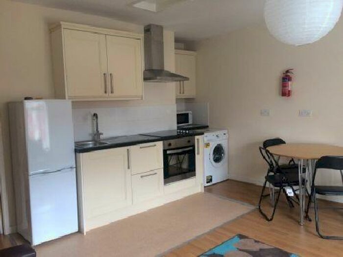 3 Bedroom Flat To Rent In Alfreton Road, Arboretum, Nottingham, Nottinghamshire, NG7