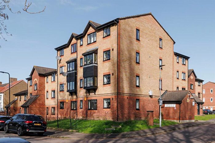 2 Bedroom Flat For Sale In Seymour Road, Leyton, E10