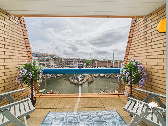 1 Bedroom Flat For Sale In Oyster Quay, Port Solent, PO6