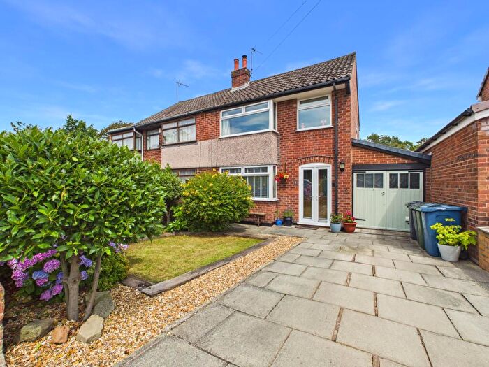 3 Bedroom Semi-Detached House For Sale In Marians Drive, Ormskirk, L39