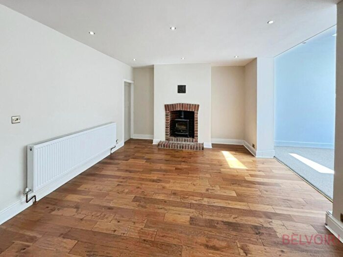 5 Bedroom Semi-Detached House To Rent In Newton Street, Newark, NG24