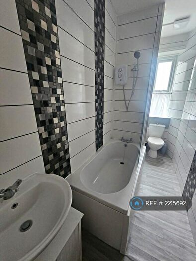 1 Bedroom Flat To Rent In Schofield Street, Waterfoot, Rossendale, BB4