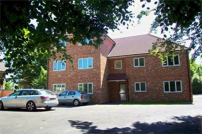 1 Bedroom Flat To Rent In Cheveley House, Broad Lane, Bracknell, RG12