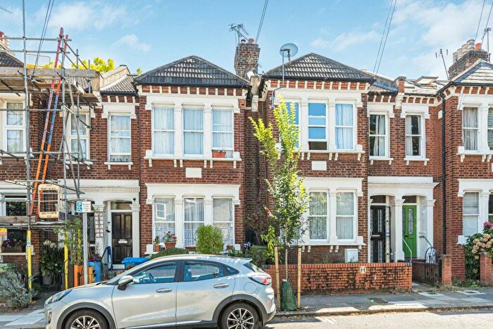 2 Bedroom Apartment To Rent In Mcdowall Road, London, SE5